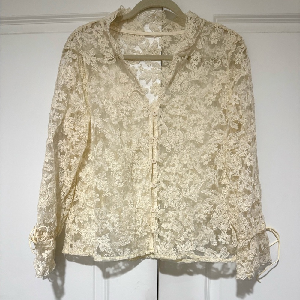 Delicate Lace Blouse/Cardigan in Cream sz L